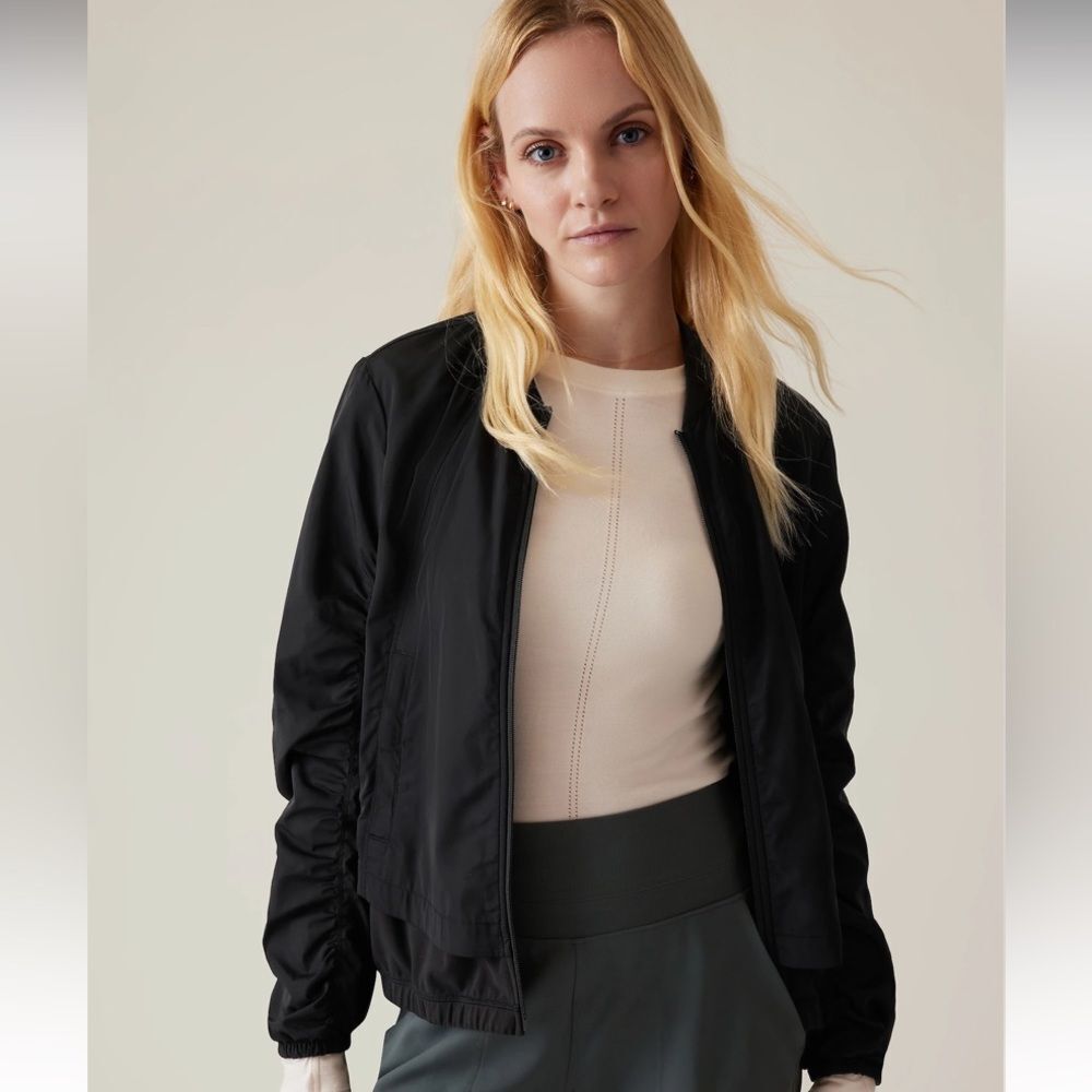 MAG by Magaschoni Black Bomber/ Puffer Jacket Size S Silk